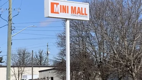 mini mall sign