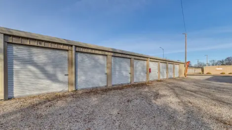 Row of large self storage units in Hutchinson KS