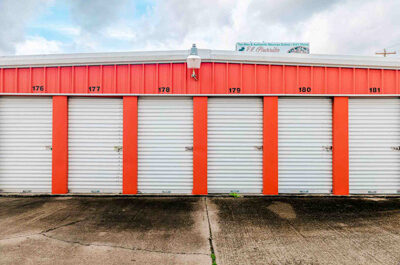 small drive up storage units in Livingston