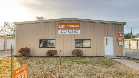 External office of the Mini Mall Storage Hutchinson location