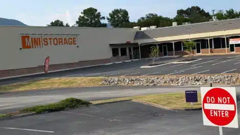 outside view of self storage facility