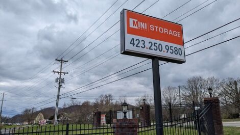 Mini Mall Storage signage in Elizabethton