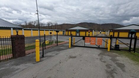 facility gate at Mini Mall Storage in Elizabethton