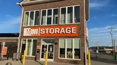 self storage customer service office