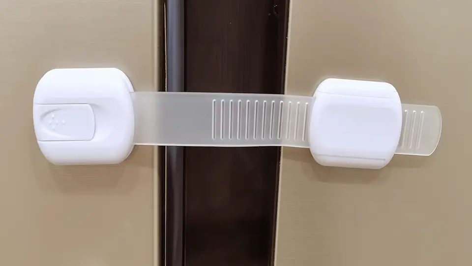 door securing method for storage